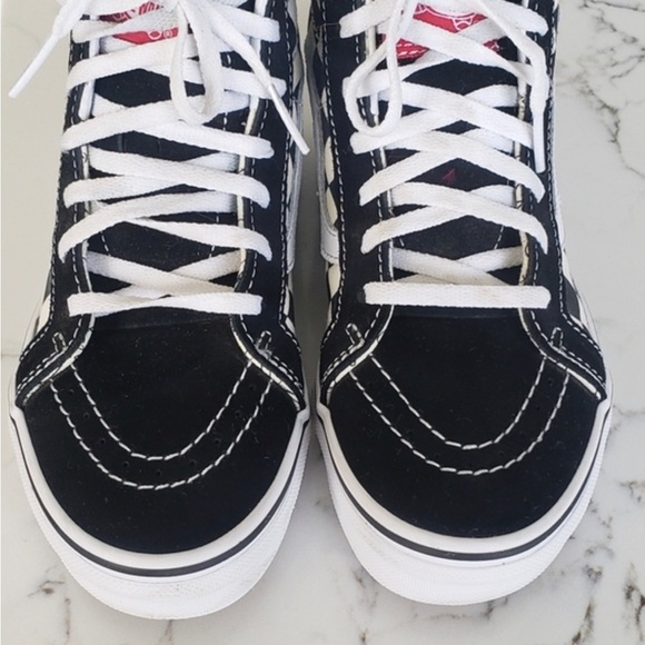 VANS‎ X Disney Mackey SK8-Hi Checkerboard Sneakers Shoes Size 2.5 Kids NEW - Picture 2 of 5